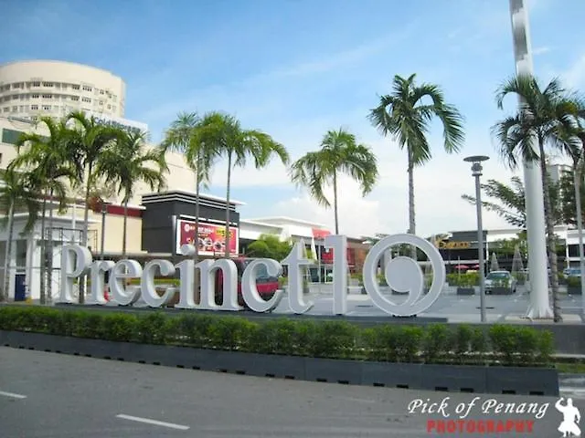 Landmark By Katana 3Br Romantic Luxury Seaview Homestay Gurney无敌海景三房套房 Tanjung Tokong Lägenhet